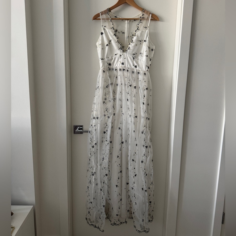 Wedding Dress - White Floor Length Gown with floral motifs - size Large